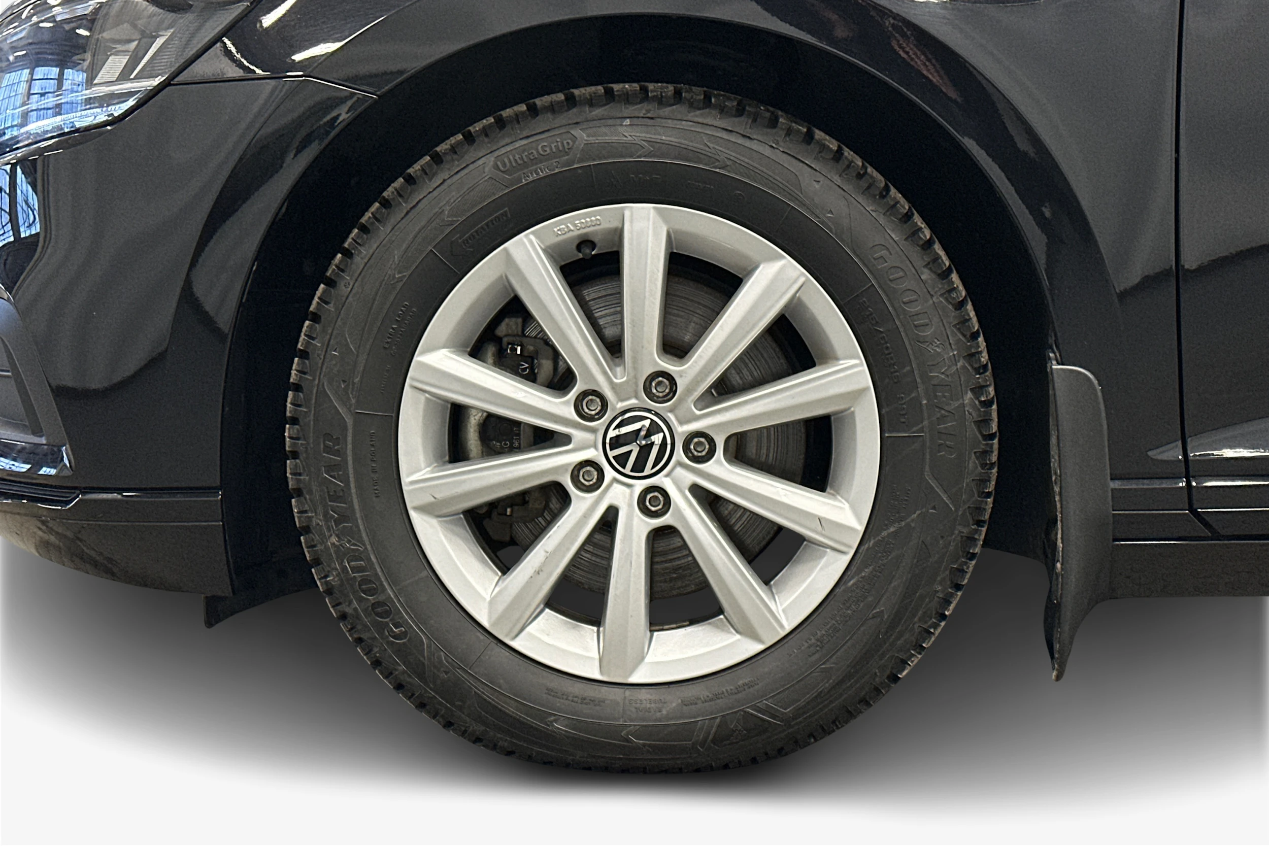 musta Volkswagen Passat 2024 kuva 9.