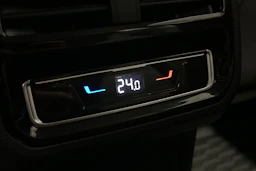 musta Volkswagen Passat 2024 kuva 12.