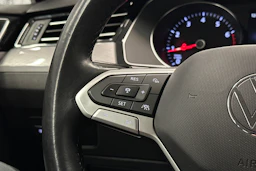 musta Volkswagen Passat 2024 kuva 15.