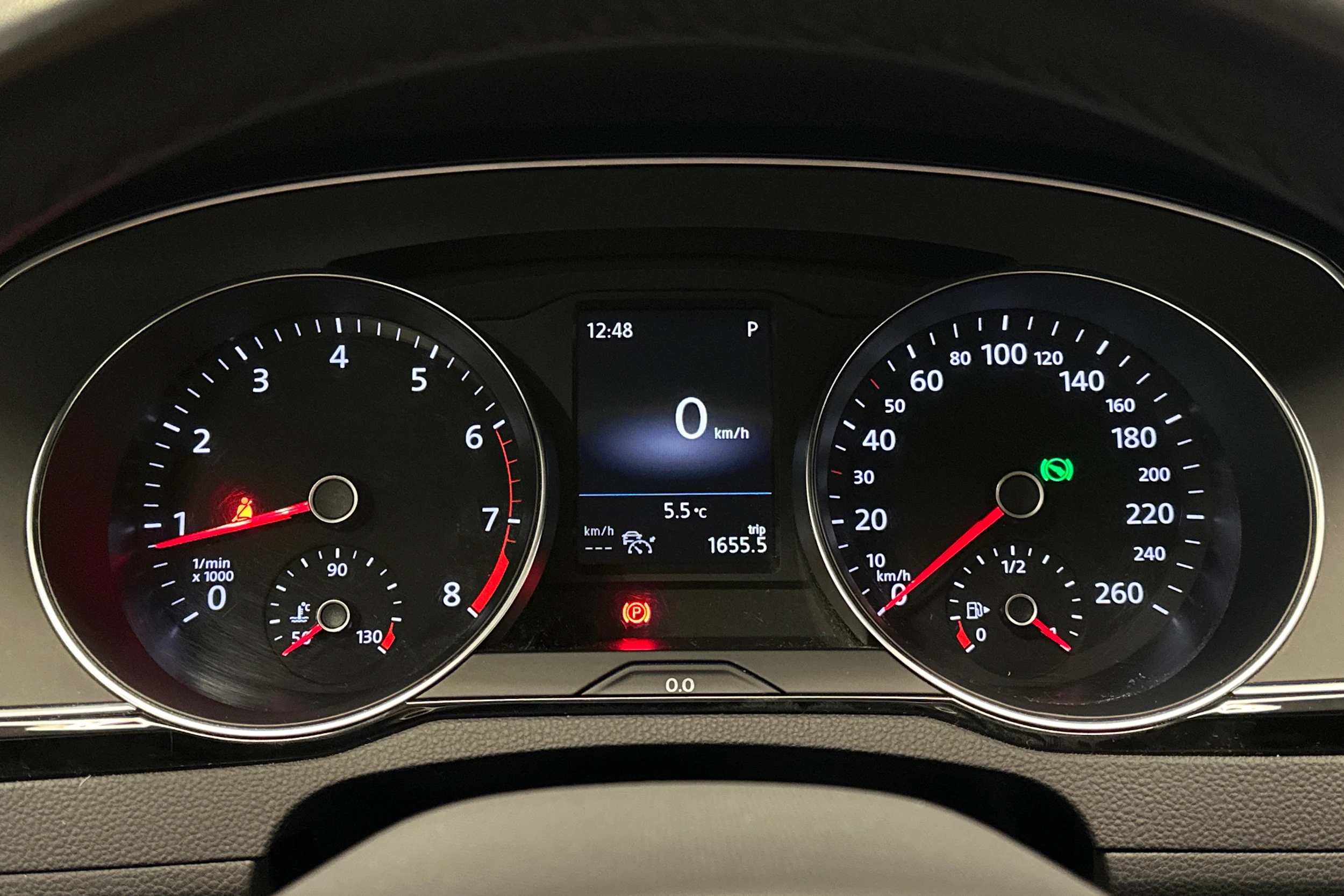 musta Volkswagen Passat 2024 kuva 17.