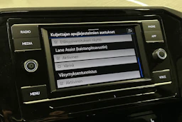 musta Volkswagen Passat 2024 kuva 20.