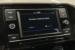 musta Volkswagen Passat 2024 kuva 23.