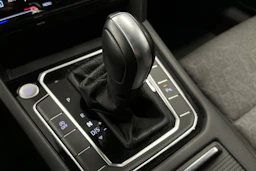 musta Volkswagen Passat 2024 kuva 25.