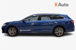 sininen Volkswagen Passat 2025 kuva 5.