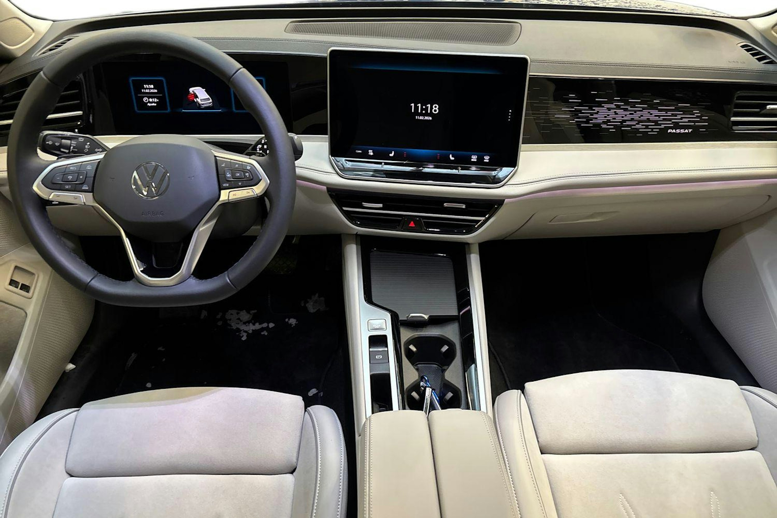 sininen Volkswagen Passat 2025 kuva 7.