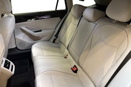 sininen Volkswagen Passat 2025 kuva 8.