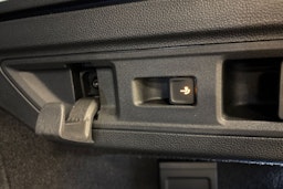 sininen Volkswagen Passat 2025 kuva 13.