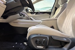 sininen Volkswagen Passat 2025 kuva 17.