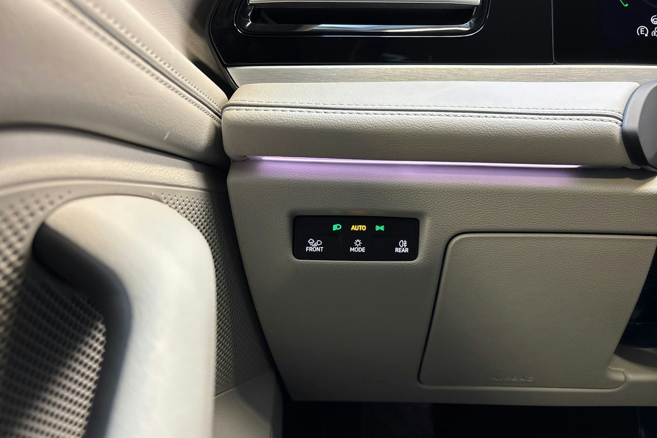 sininen Volkswagen Passat 2025 kuva 18.