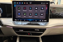 sininen Volkswagen Passat 2025 kuva 21.