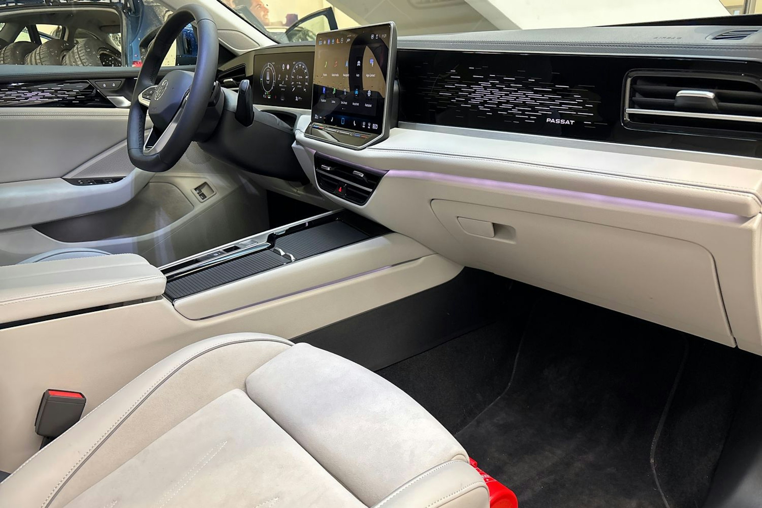 sininen Volkswagen Passat 2025 kuva 24.