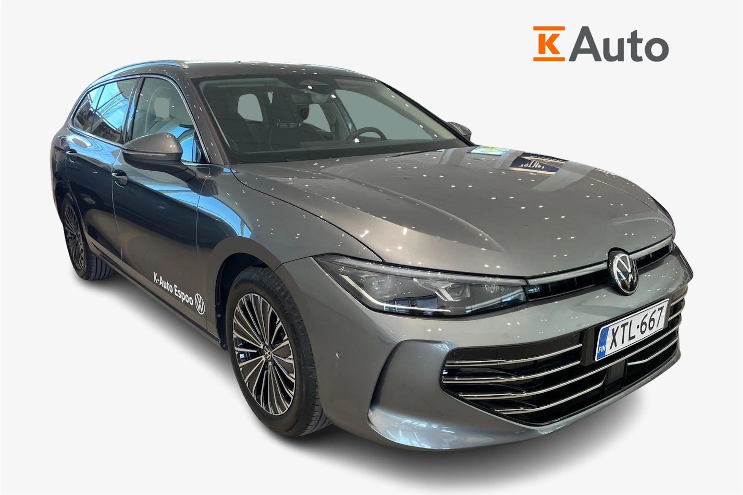 harmaa Volkswagen Passat 2025 kuva 1.