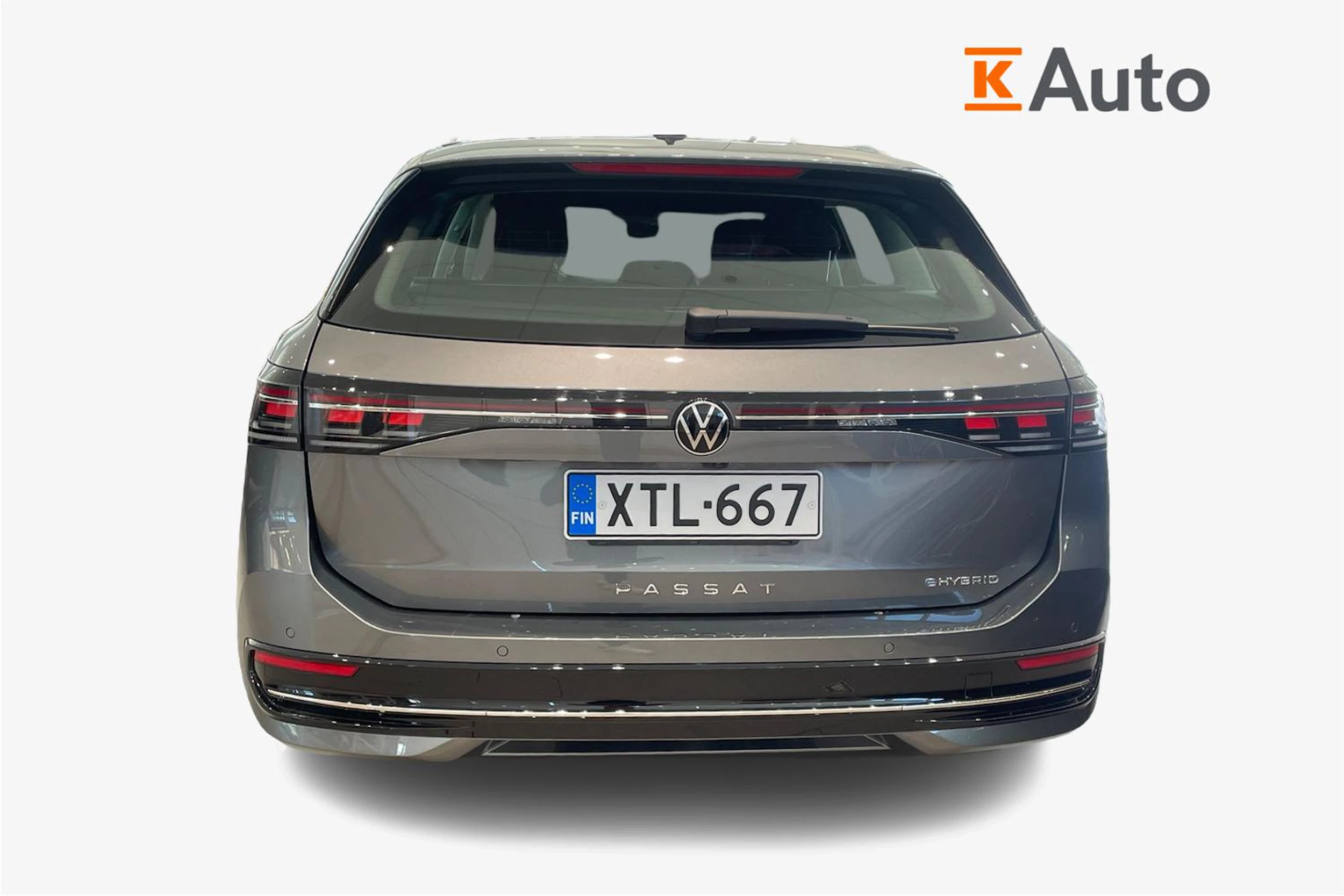 harmaa Volkswagen Passat 2025 kuva 3.