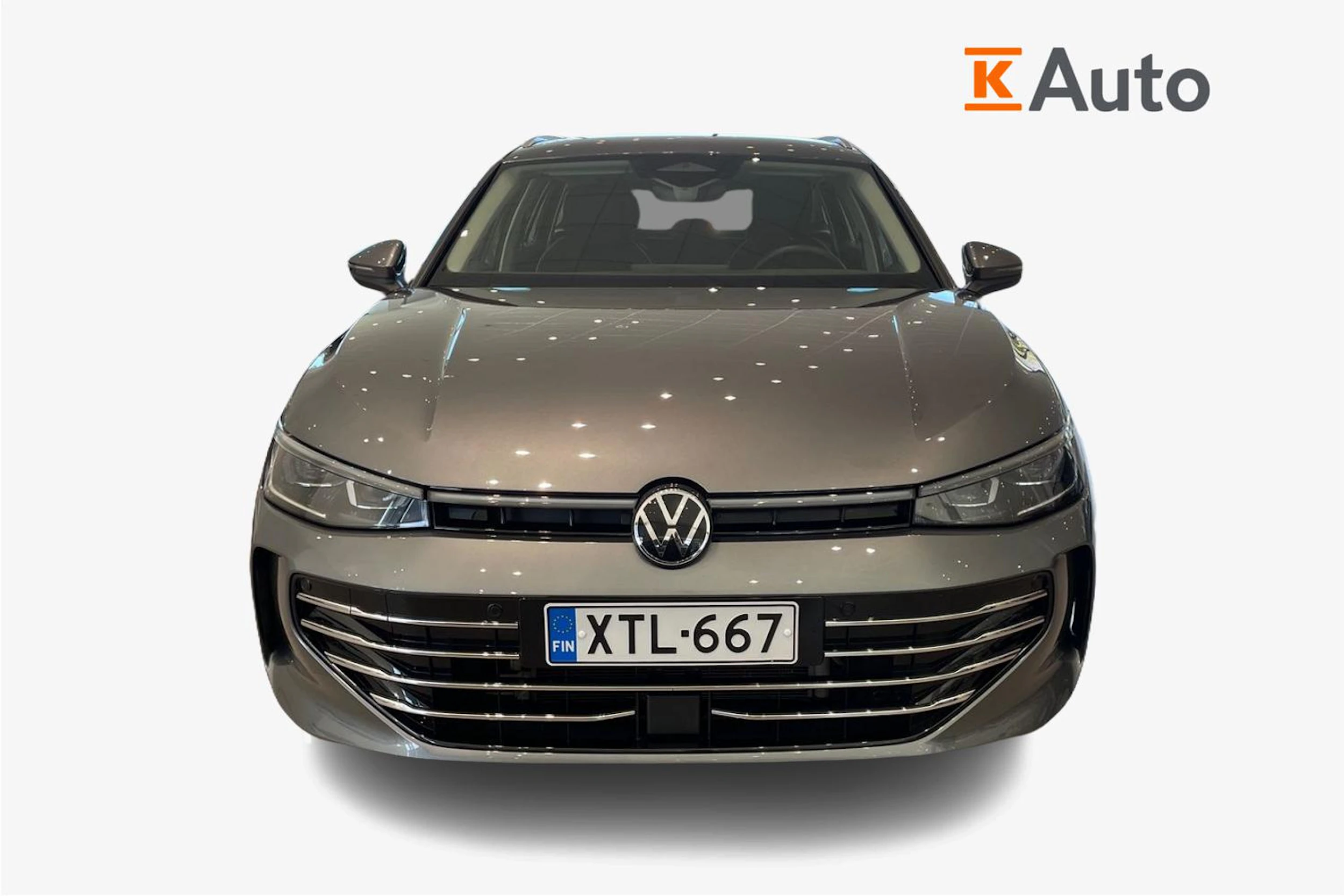 harmaa Volkswagen Passat 2025 kuva 4.