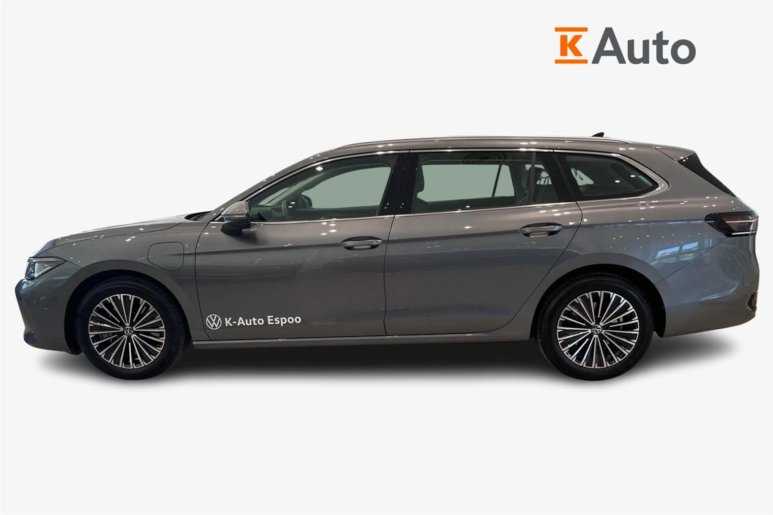 harmaa Volkswagen Passat 2025 kuva 5.