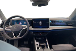 harmaa Volkswagen Passat 2025 kuva 7.