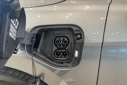 harmaa Volkswagen Passat 2025 kuva 11.