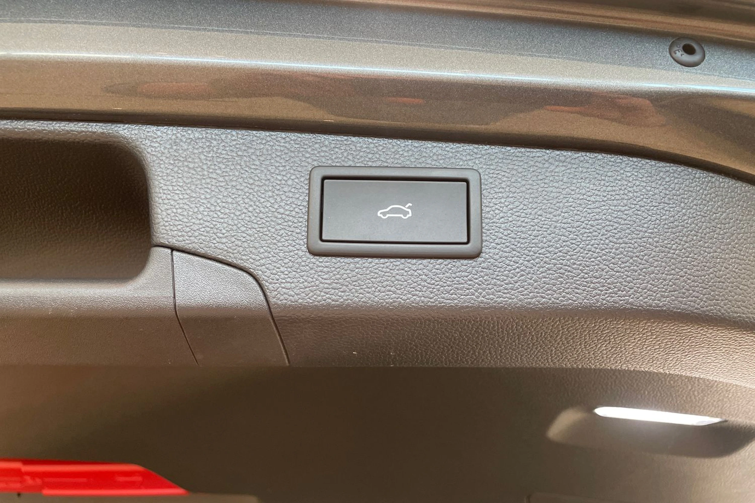 harmaa Volkswagen Passat 2025 kuva 15.