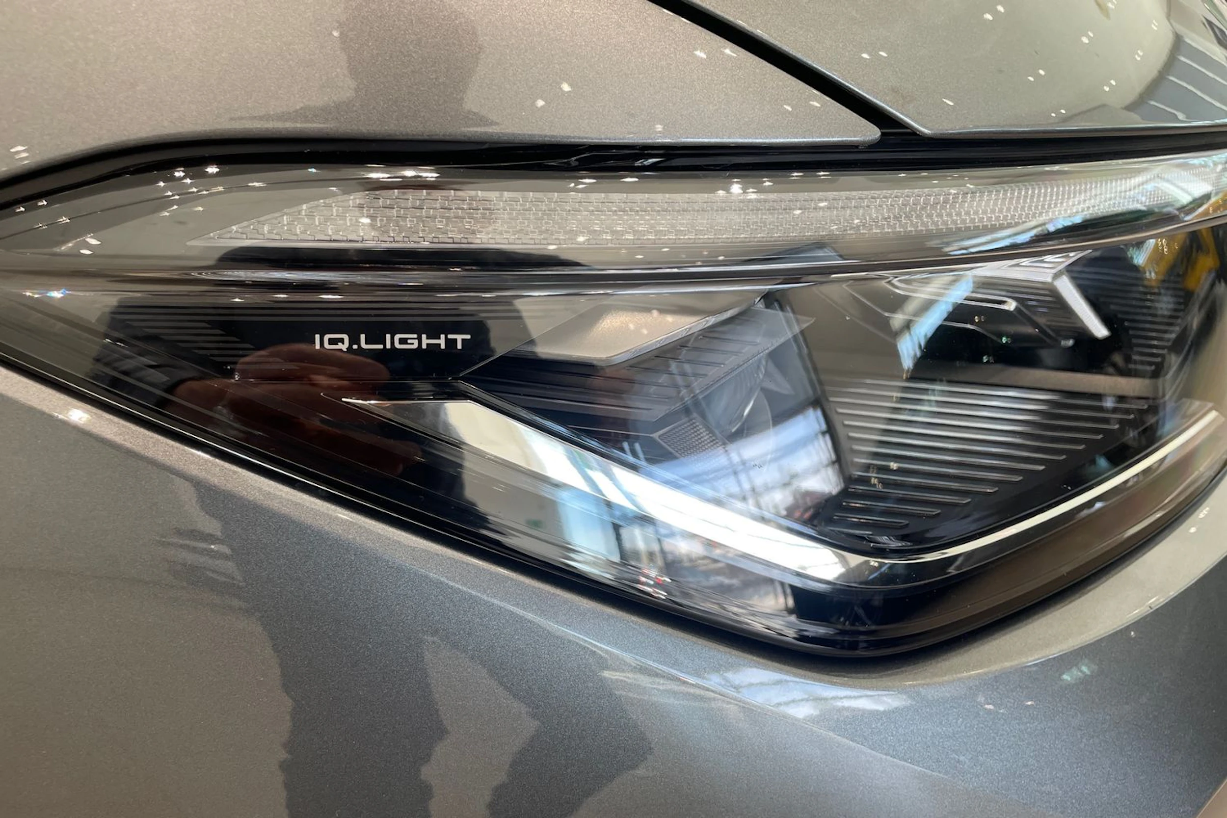 harmaa Volkswagen Passat 2025 kuva 16.