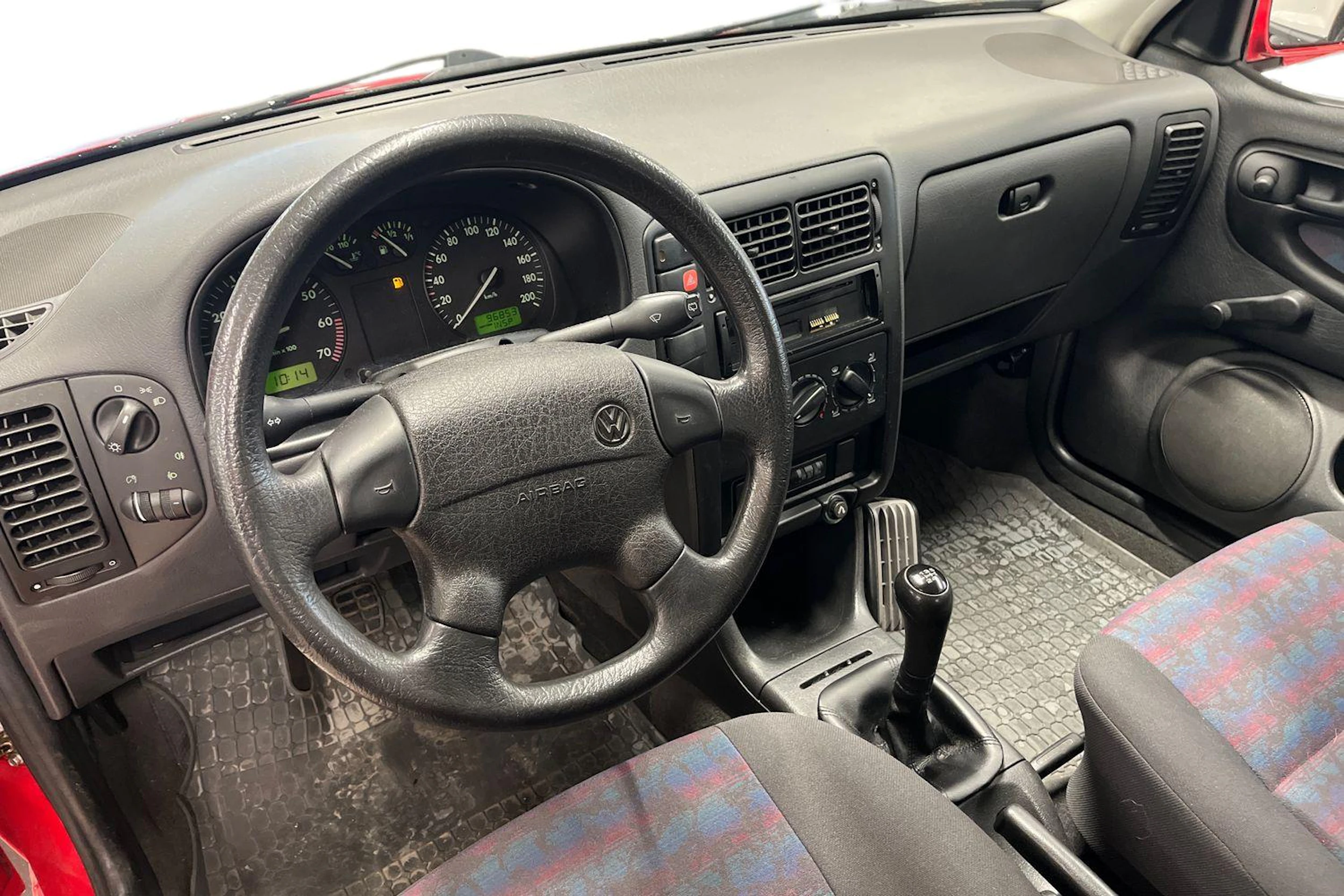 Punainen Volkswagen POLO 1998 kuva 6.