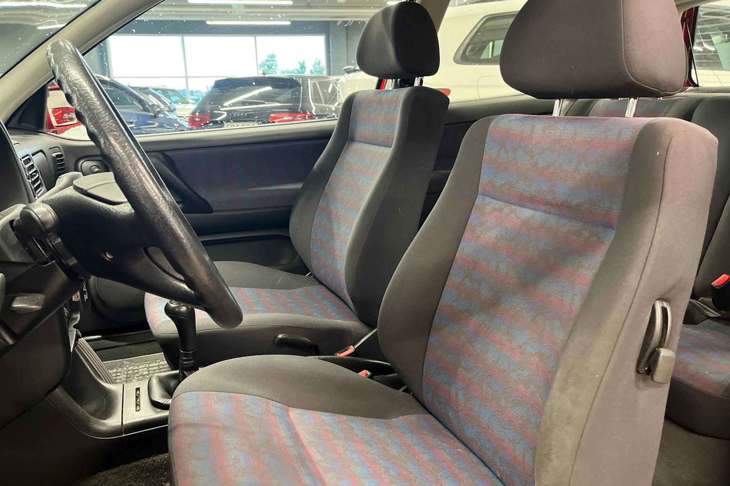 Punainen Volkswagen POLO 1998 kuva 11.