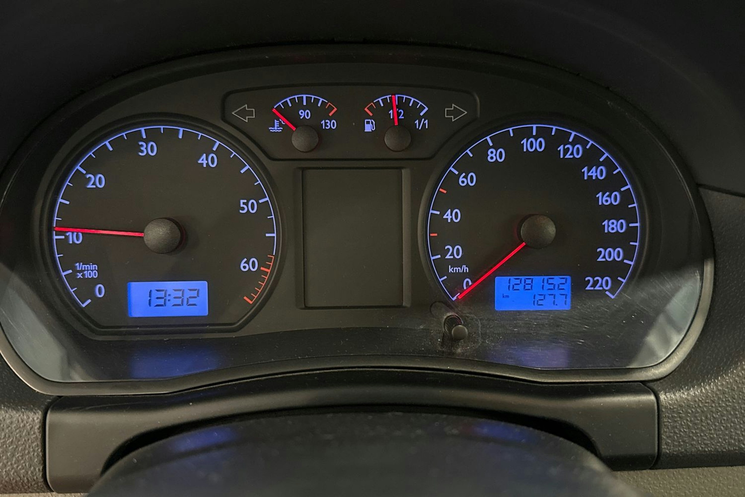 punainen Volkswagen Polo 2003 kuva 16.