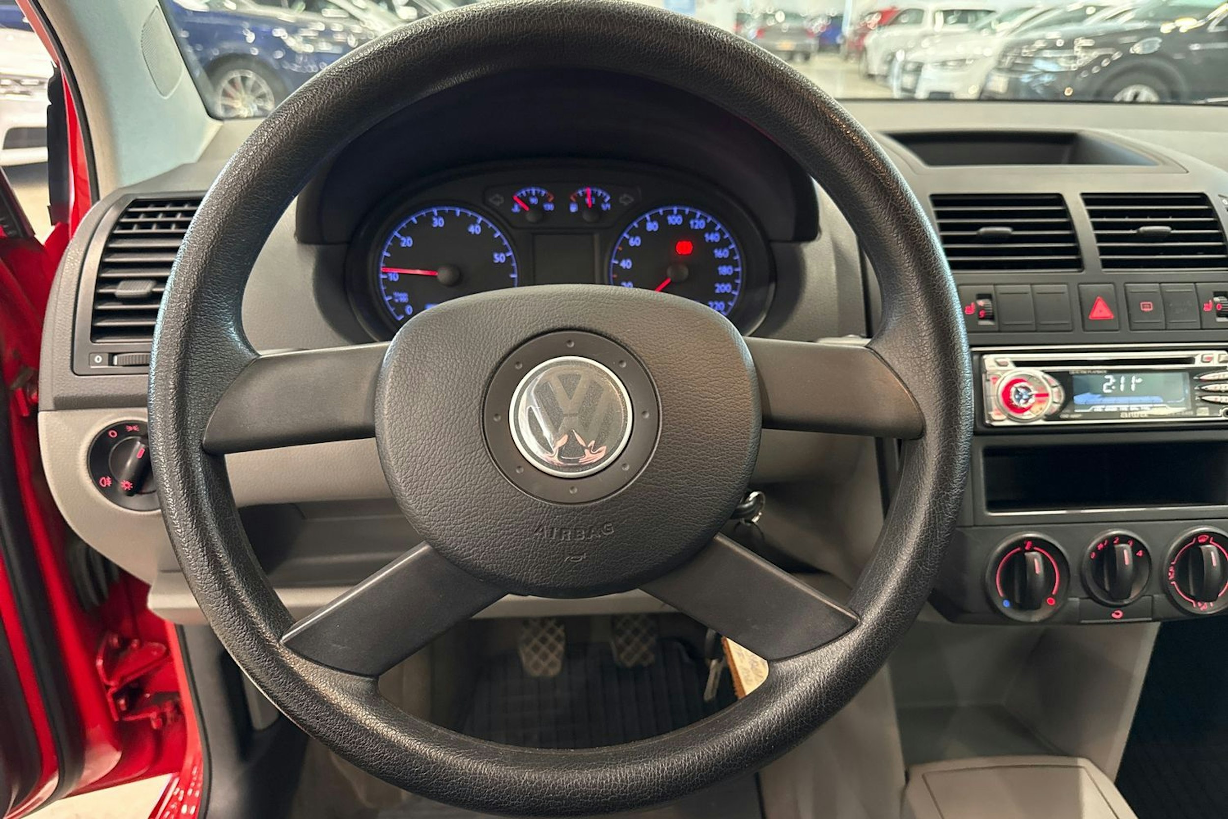 punainen Volkswagen Polo 2003 kuva 17.