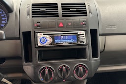 punainen Volkswagen Polo 2003 kuva 18.