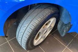 punainen Volkswagen Polo 2004 kuva 10.