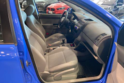 punainen Volkswagen Polo 2004 kuva 12.