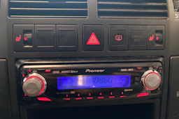 punainen Volkswagen Polo 2004 kuva 17.