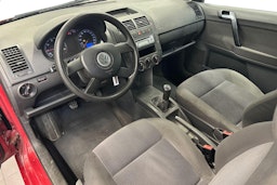 Punainen Volkswagen POLO 2004 kuva 7.