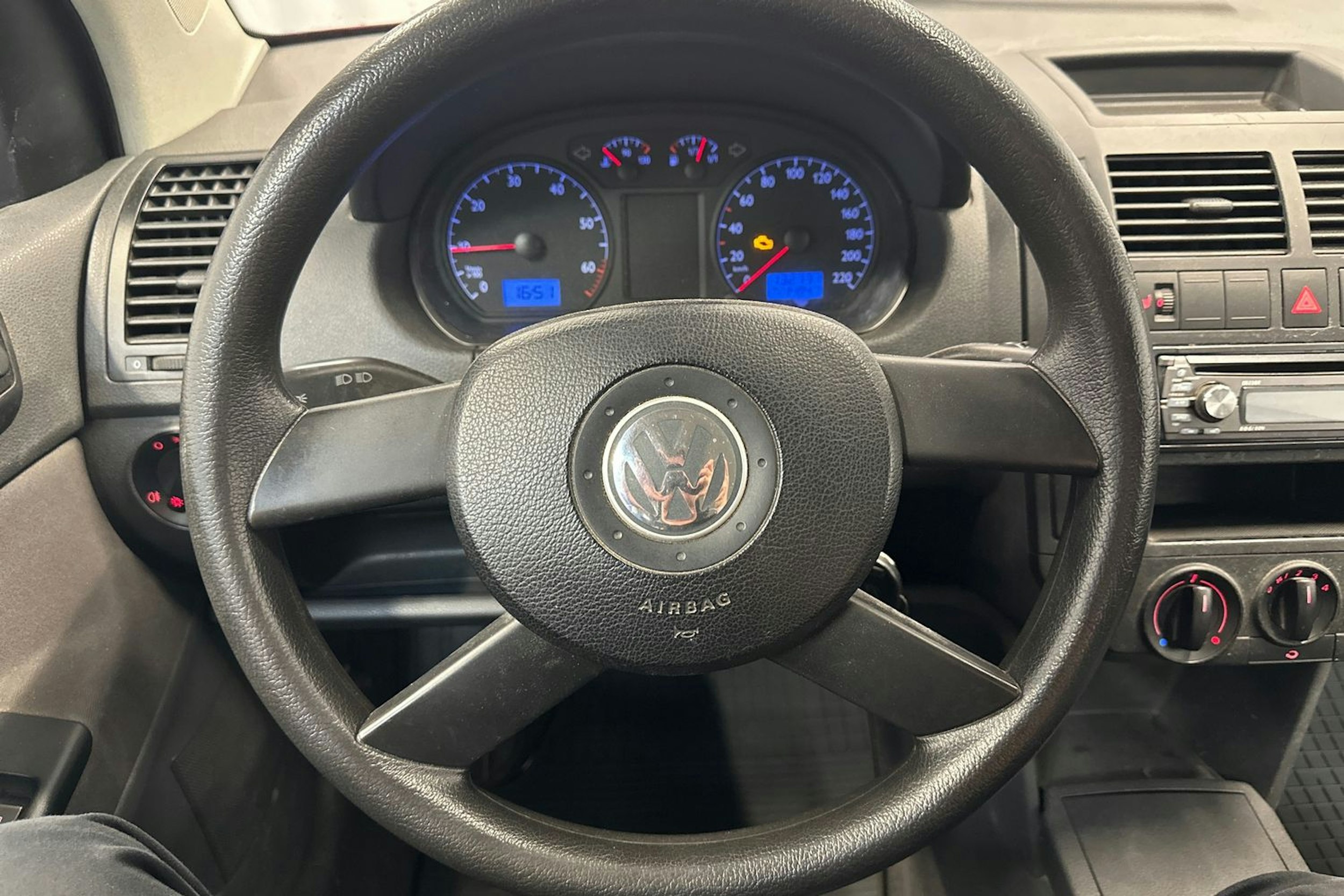 Punainen Volkswagen POLO 2004 kuva 11.