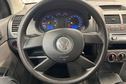 Punainen Volkswagen POLO 2004 kuva 11.