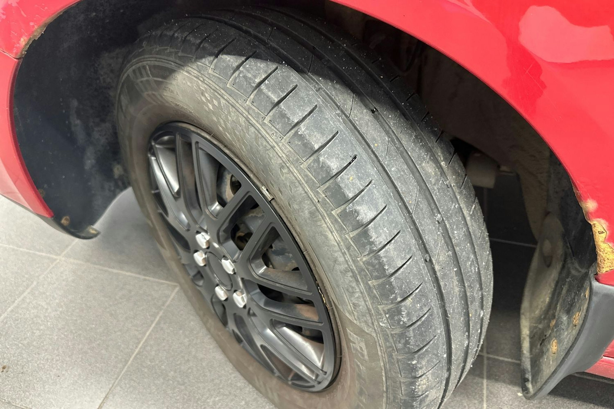 Punainen Volkswagen POLO 2004 kuva 18.