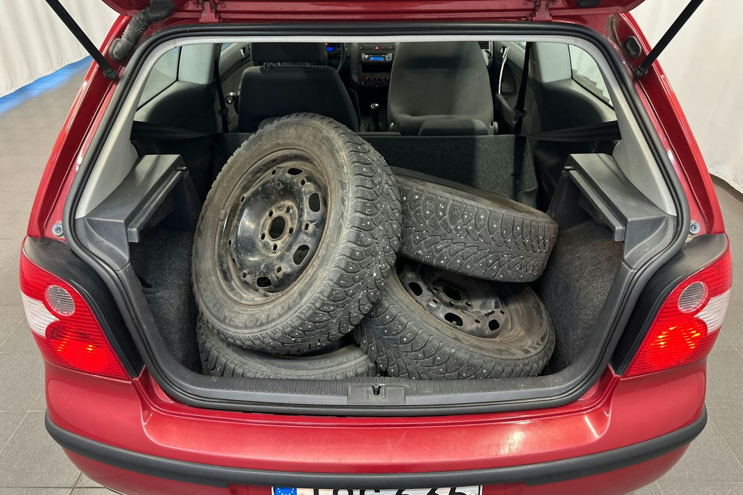 Punainen Volkswagen POLO 2004 kuva 19.