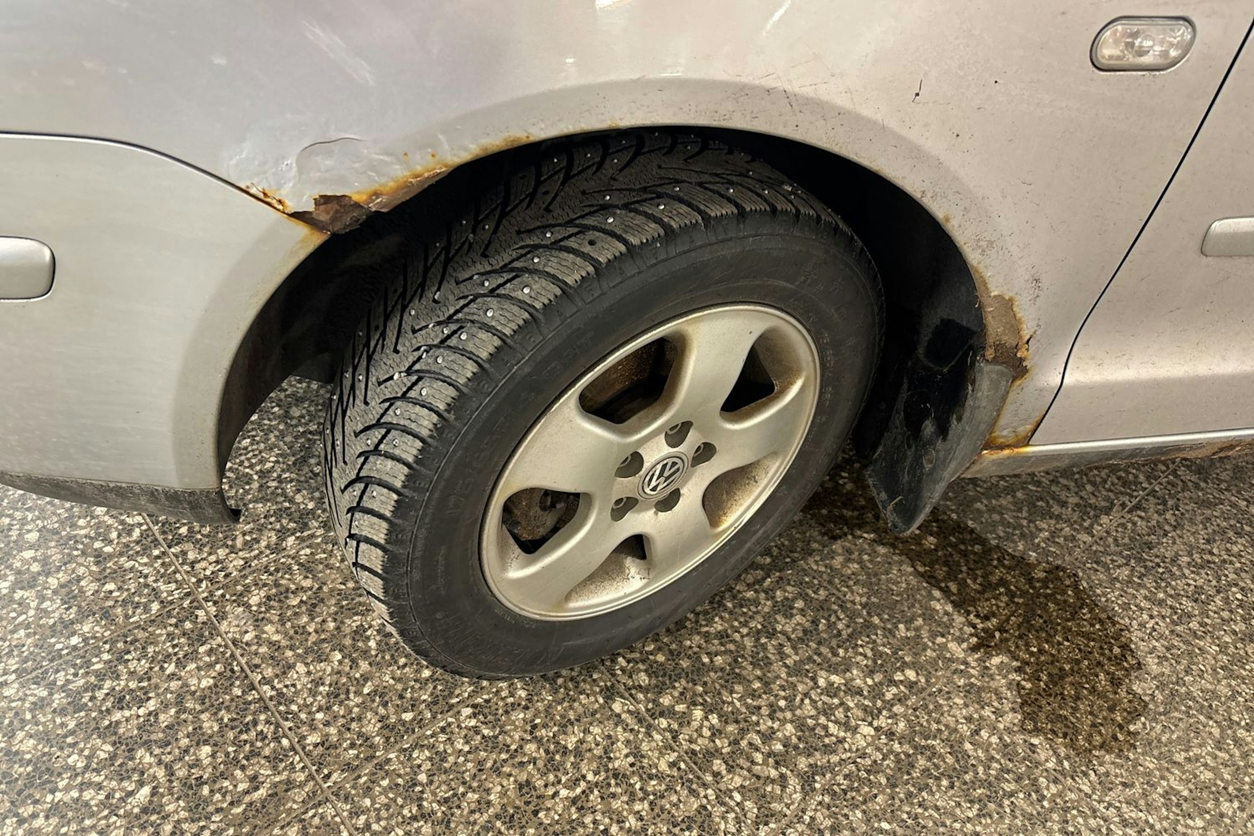 harmaa Volkswagen Polo 2004 kuva 10.