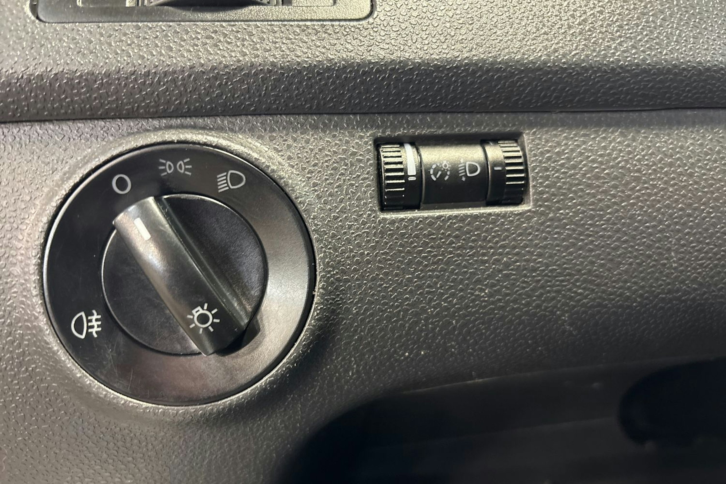 harmaa Volkswagen Polo 2004 kuva 22.