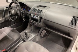 valkoinen Volkswagen Polo 2004 kuva 21.