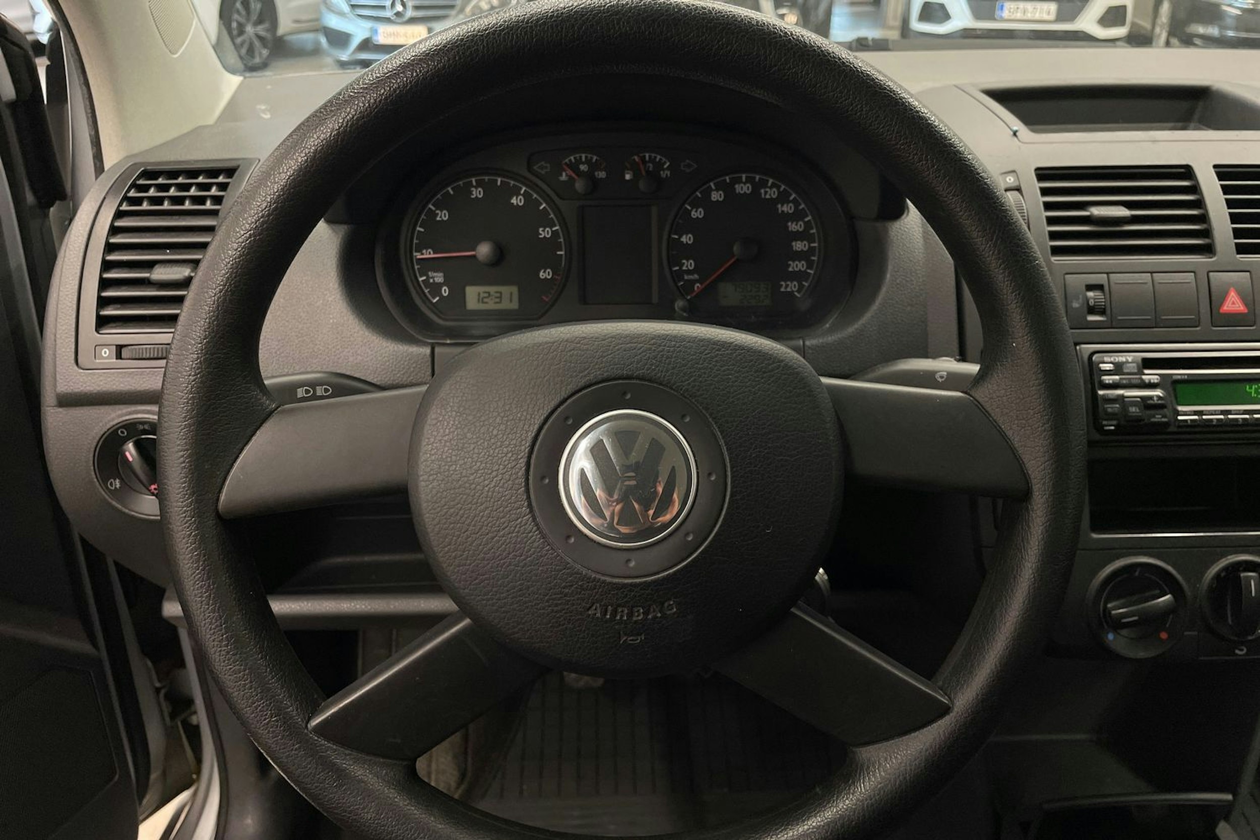 Harmaa Volkswagen POLO 2004 kuva 16.