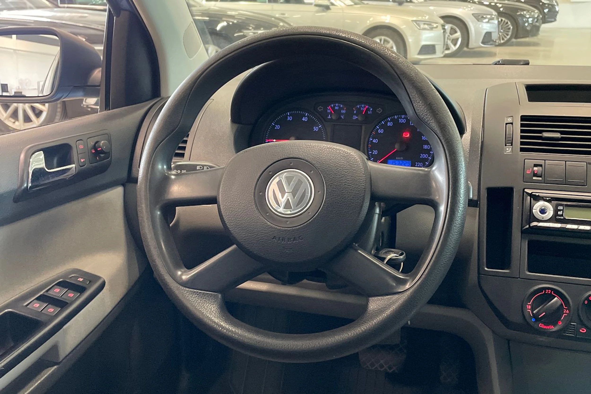 sininen Volkswagen Polo 2005 kuva 12.