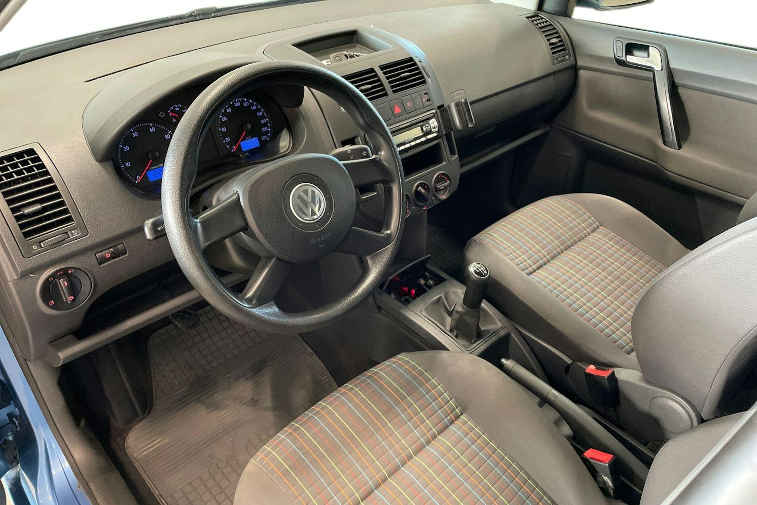 sininen Volkswagen Polo 2005 kuva 7.