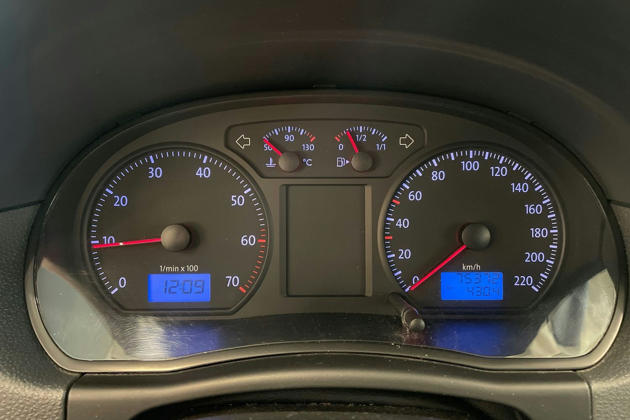 sininen Volkswagen Polo 2005 kuva 16.