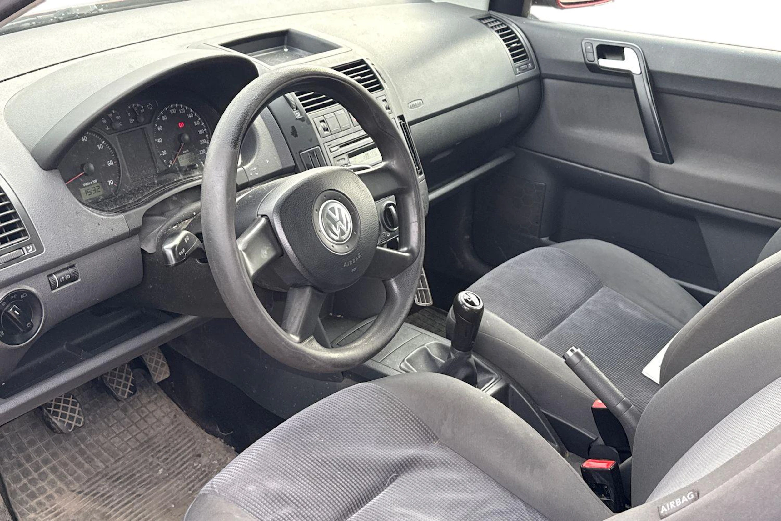 Punainen Volkswagen POLO 2006 kuva 6.