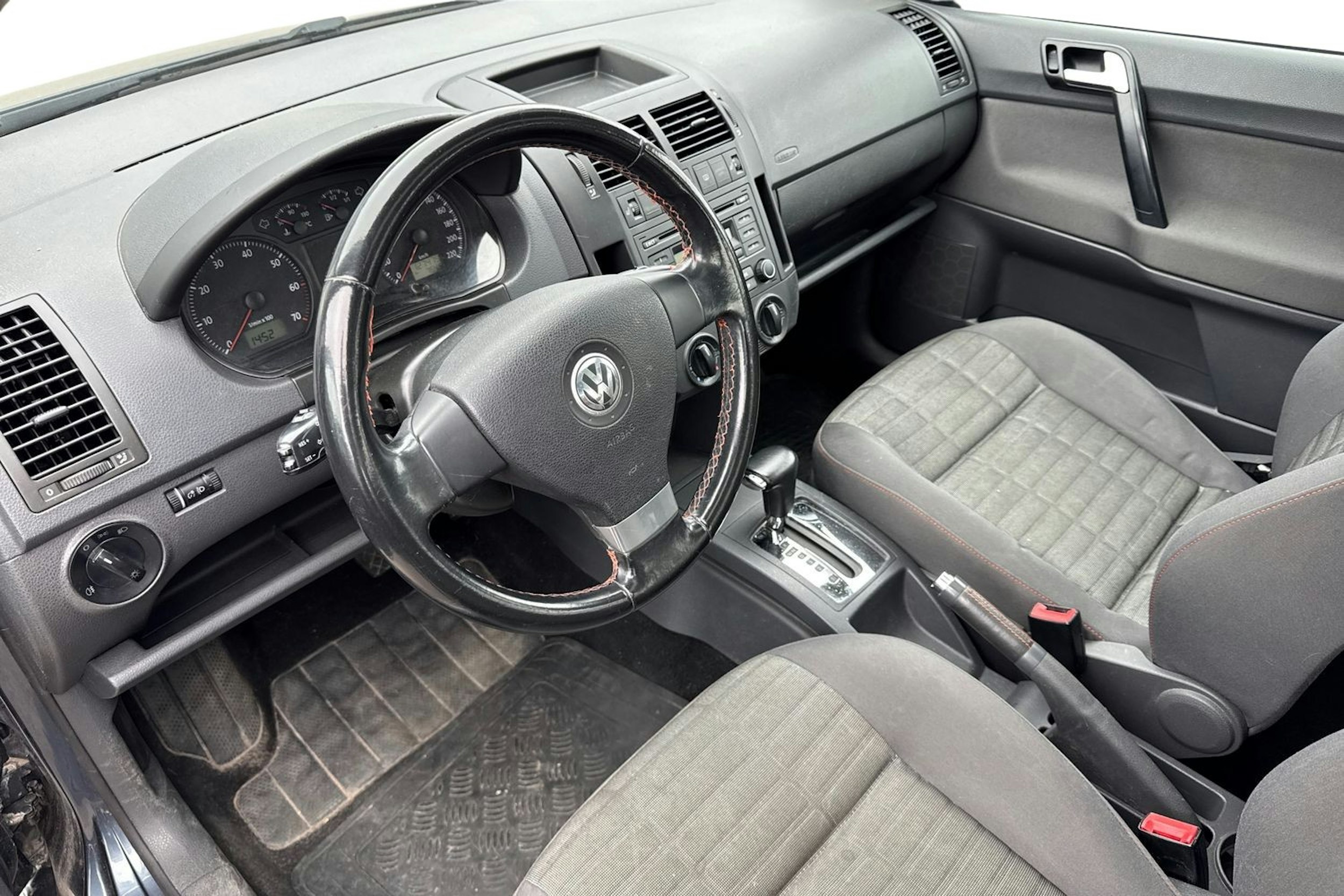 musta Volkswagen Polo 2006 kuva 3.
