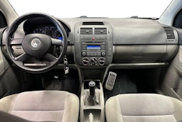 punainen Volkswagen Polo 2006 kuva 9.