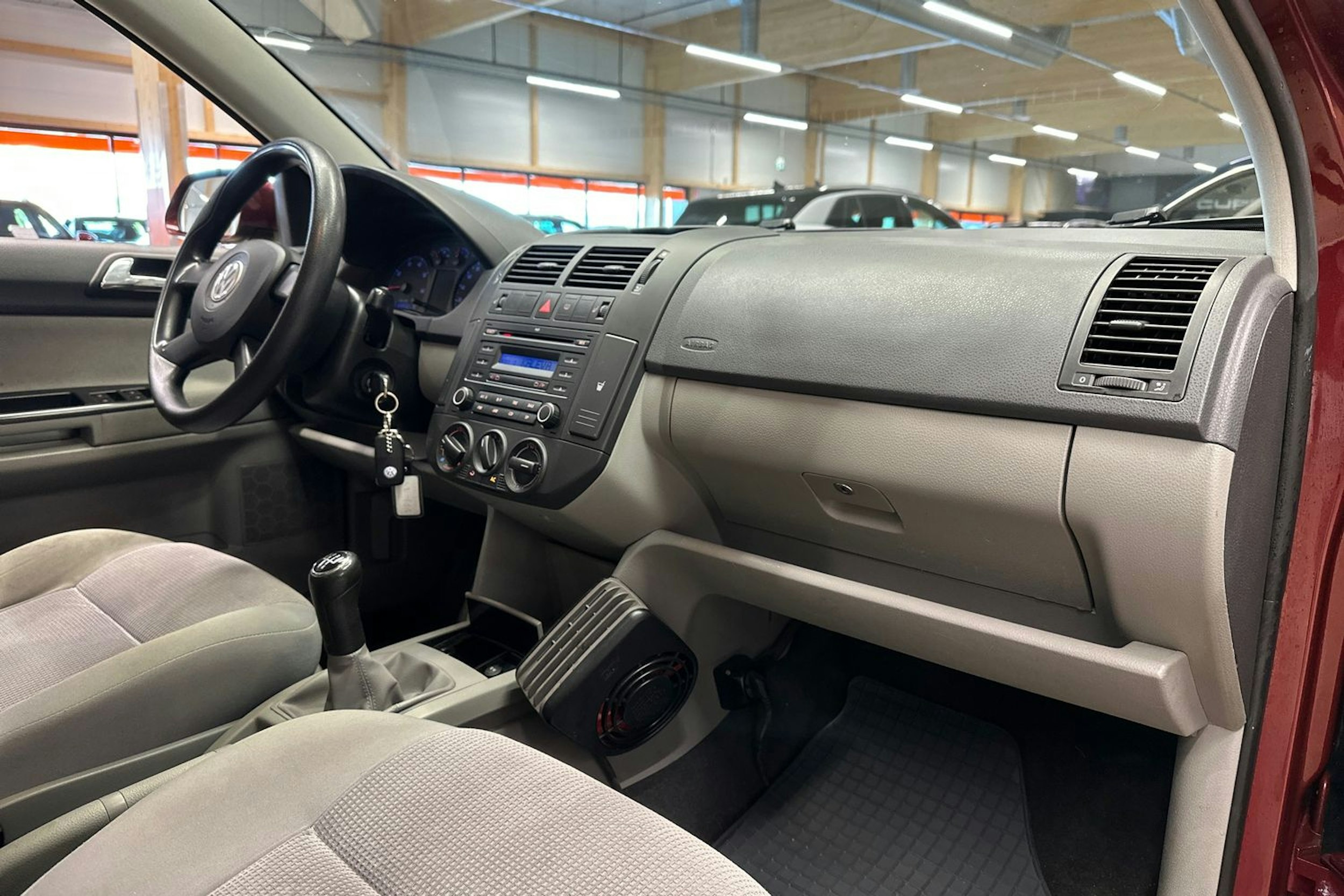 punainen Volkswagen Polo 2006 kuva 14.