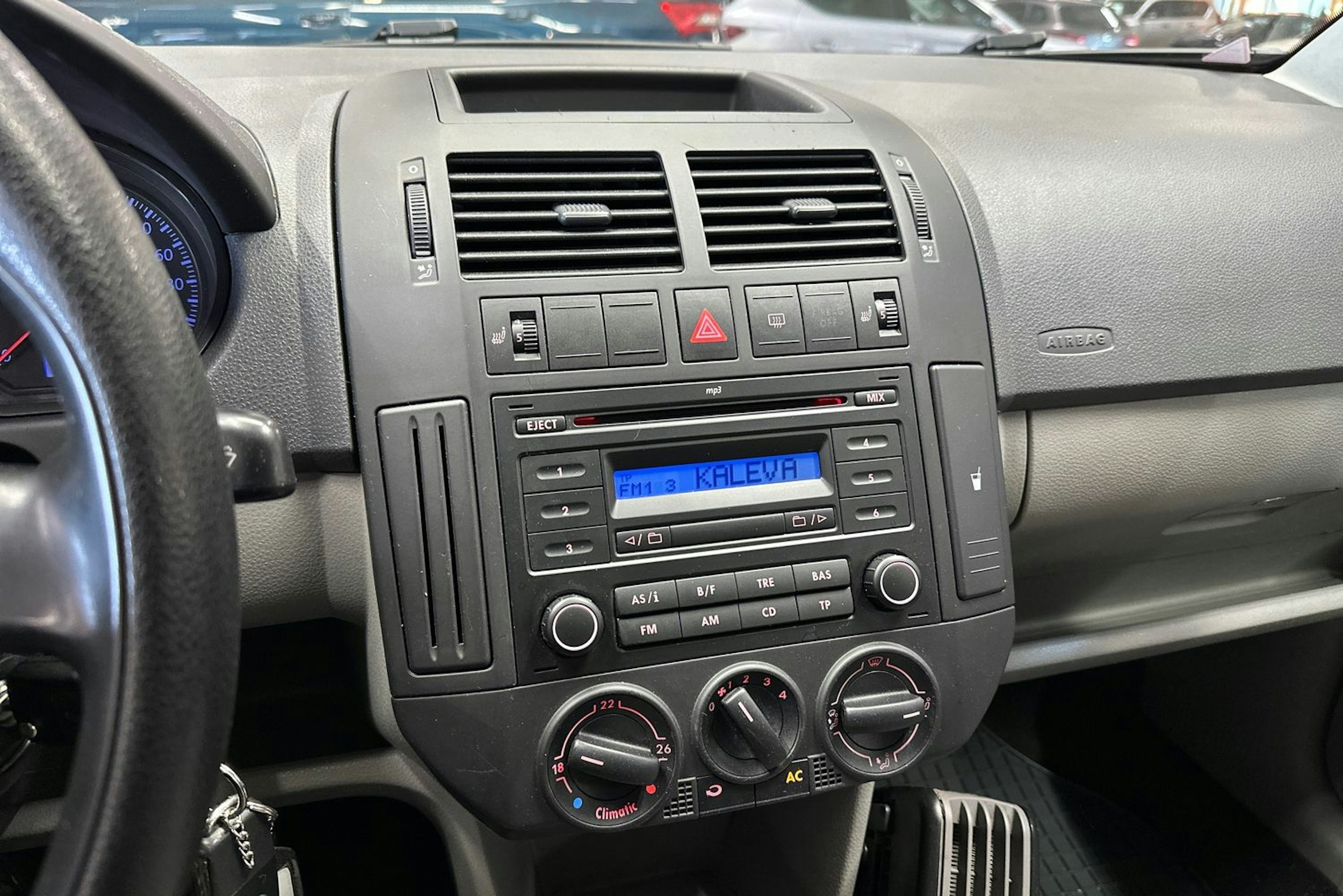 punainen Volkswagen Polo 2006 kuva 18.
