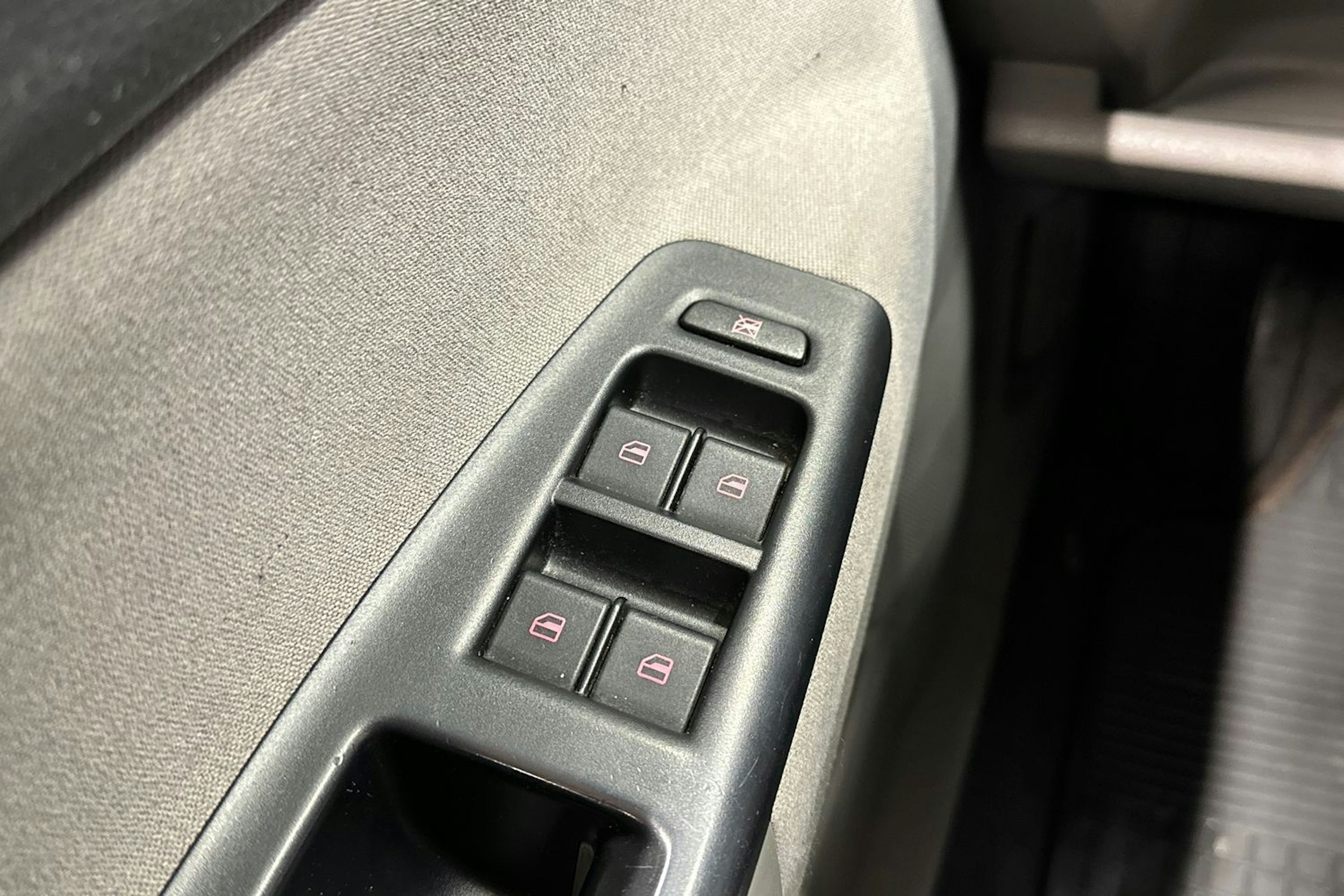 punainen Volkswagen Polo 2006 kuva 24.
