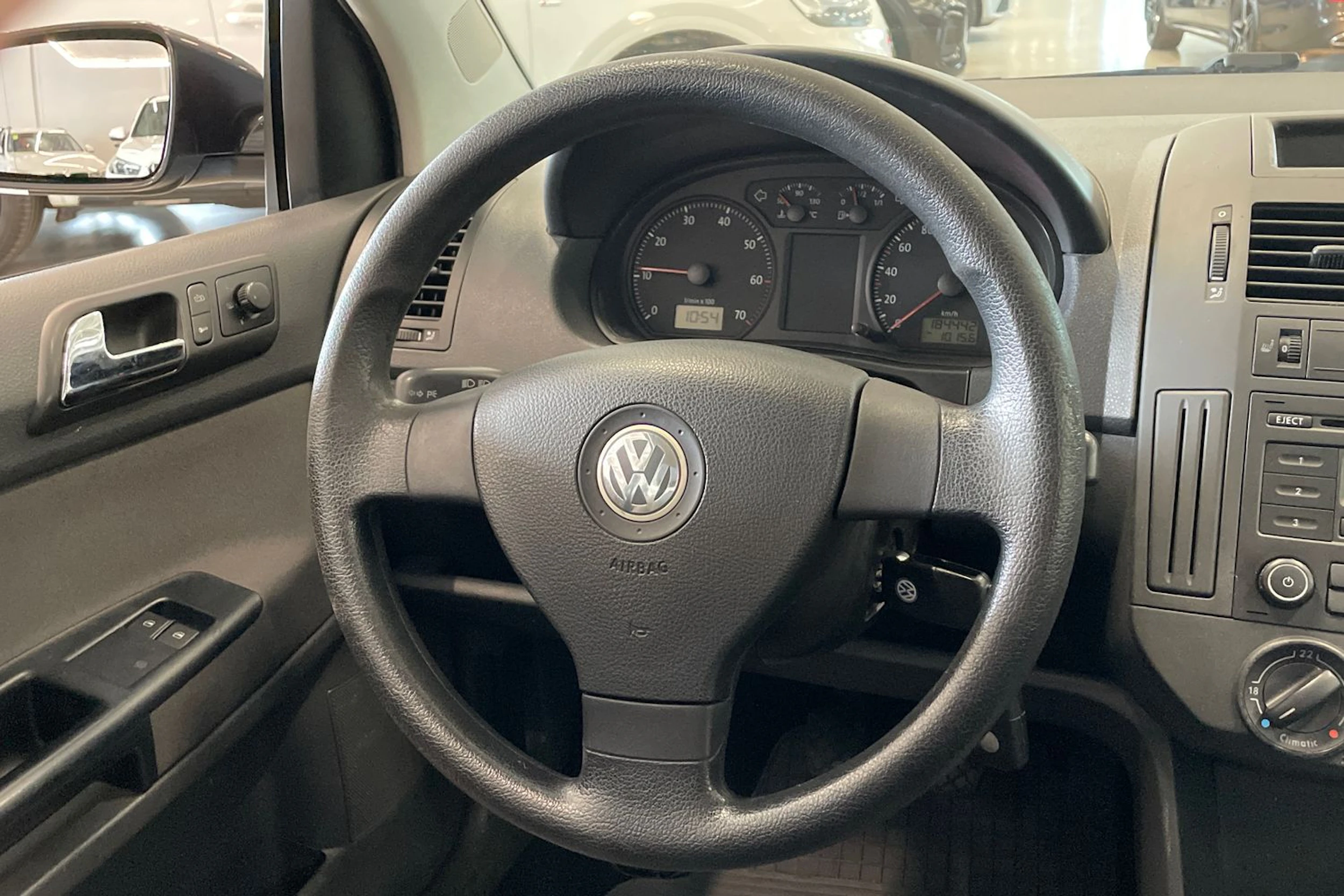musta Volkswagen Polo 2007 kuva 11.